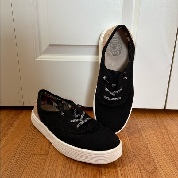 Heydude slip on sneakers - Picture 1 of 4